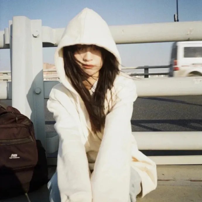 爱丽丝镜中奇遇